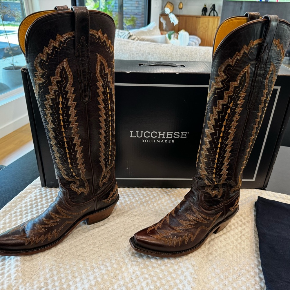 LUCCHESE PRICILLA BROWN BOOTS - HARDLY WORN!  8.5